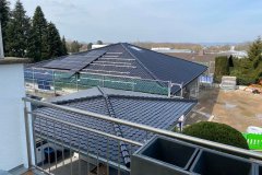 Steildach-mit-Solaranlage-in-Gohfeld